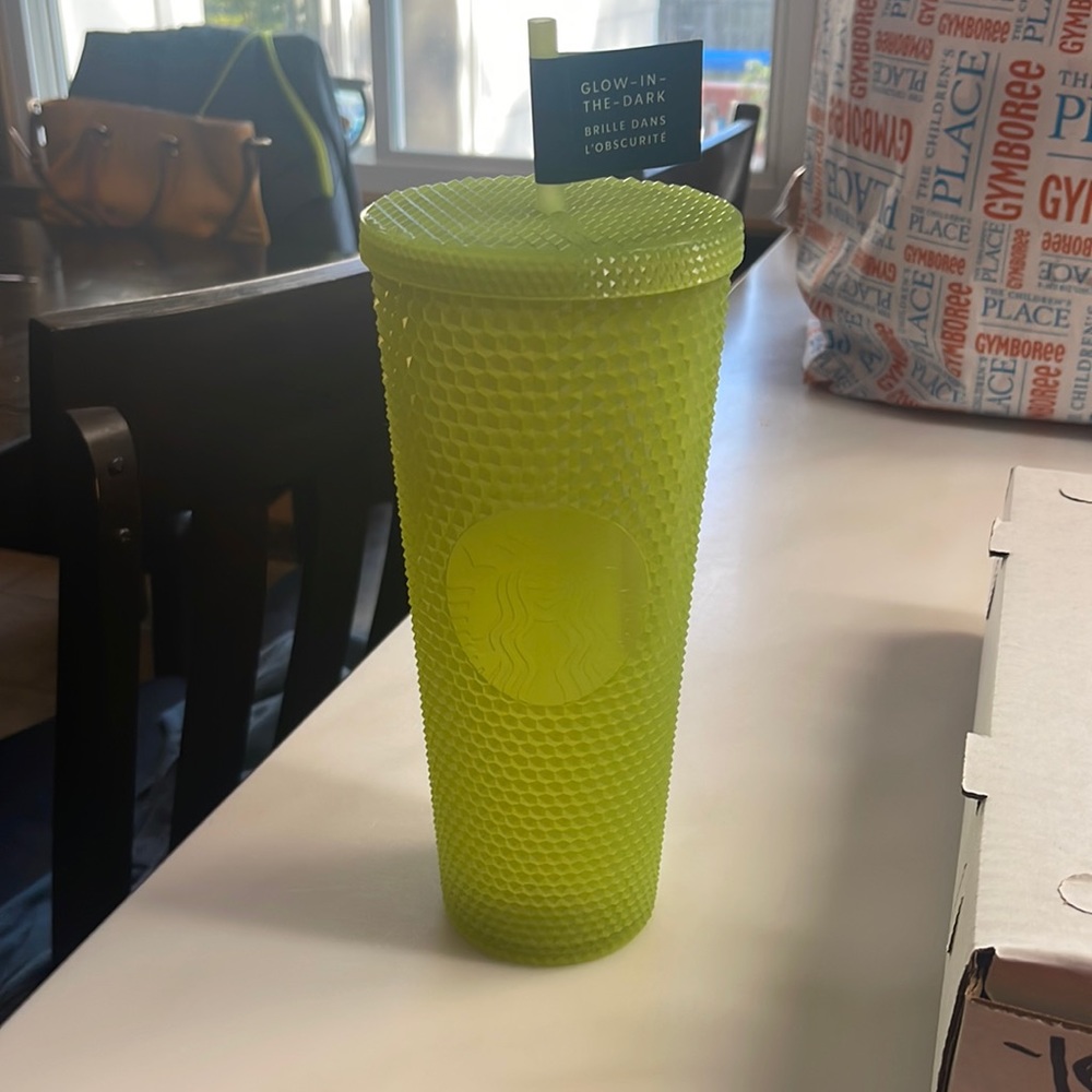 Venti Starbucks tumble